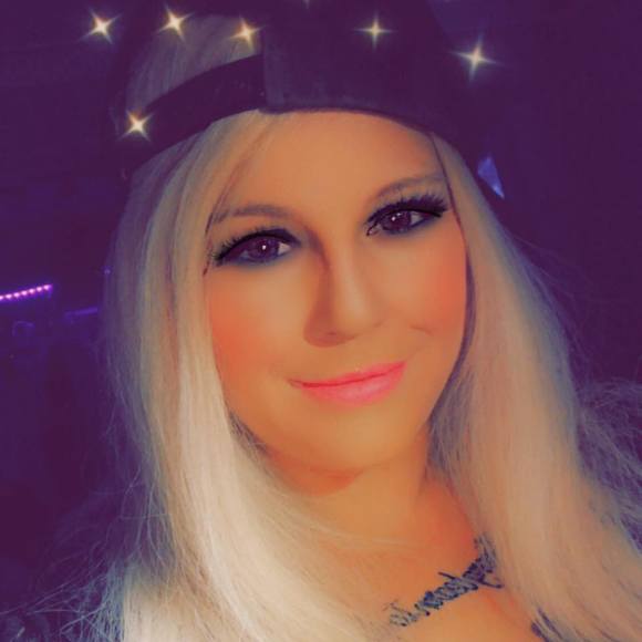 Meet your Posher, Ali - Picture 1 of 1